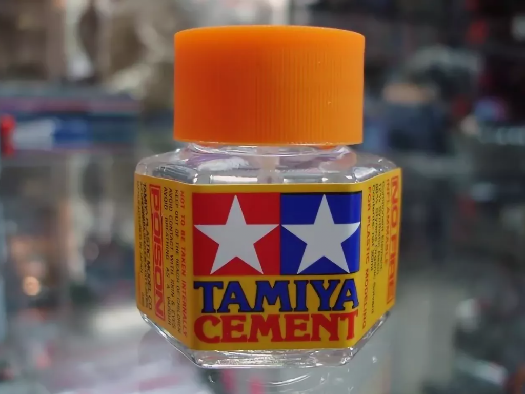 Tamiya клей 87012.png Tamiya клей 87012.png